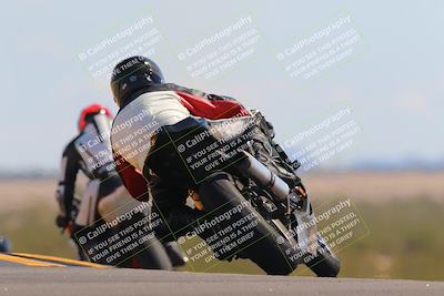 media/Oct-09-2022-SoCal Trackdays (Sun) [[95640aeeb6]]/Turn 9 Backside (120pm)/